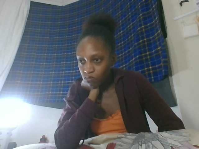 Vinsishly11 live cam on BongaCams