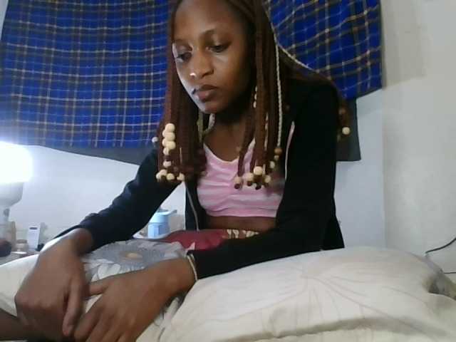 Vinsishly11 live cam on BongaCams