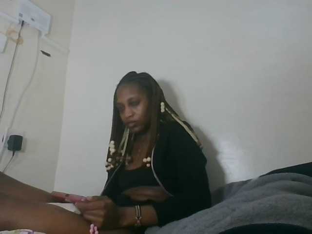 Vinsishly11 live cam on BongaCams