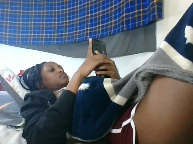Vinsishly11 live cam on BongaCams