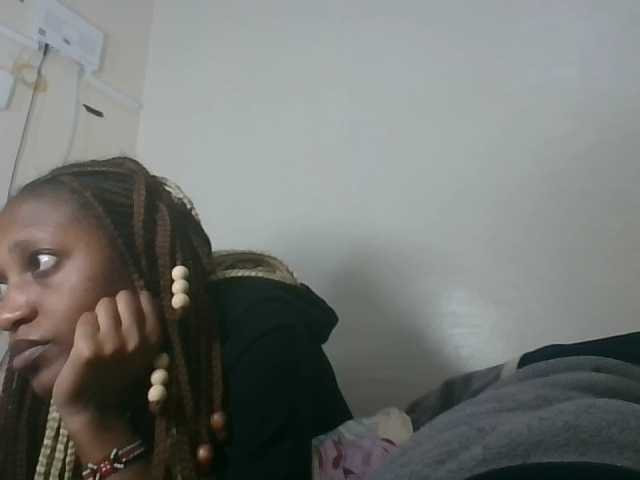 Vinsishly11 live cam on BongaCams