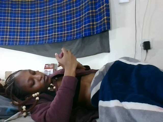 Vinsishly11 live cam on BongaCams