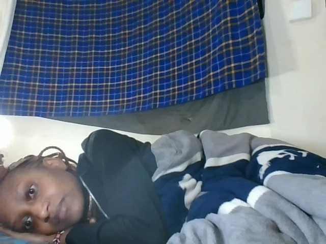 Vinsishly11 live cam on BongaCams