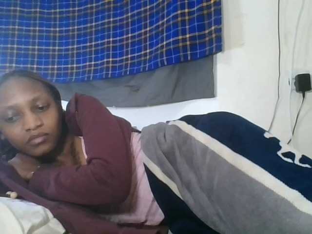 Vinsishly11 live cam on BongaCams