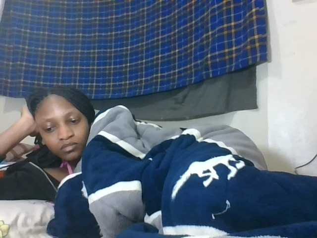 Vinsishly11 live cam on BongaCams