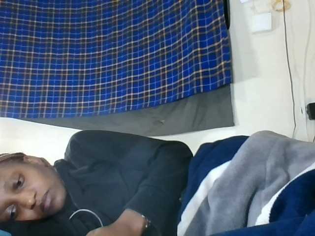 Vinsishly11 live cam on BongaCams