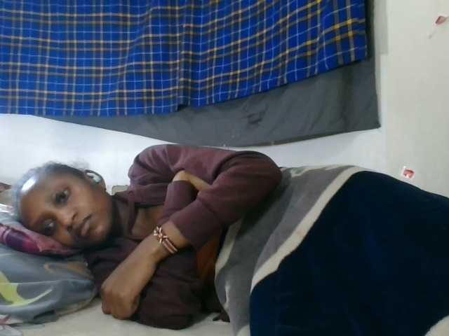 Vinsishly11 live cam on BongaCams