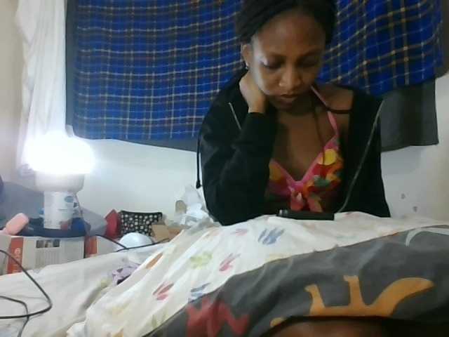 Vinsishly11, live now on BongaCams
