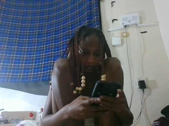 Vinsishly11 live cam on BongaCams
