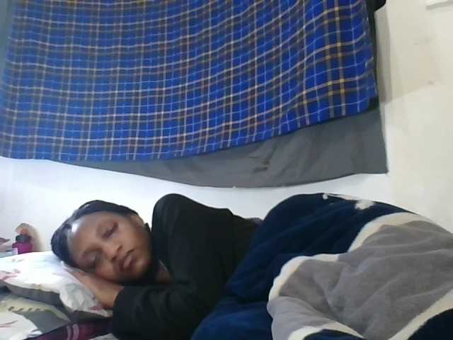 Vinsishly11 live cam on BongaCams