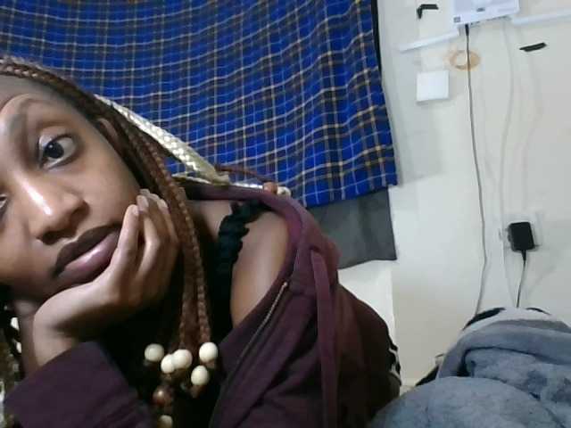 Vinsishly11 live cam on BongaCams