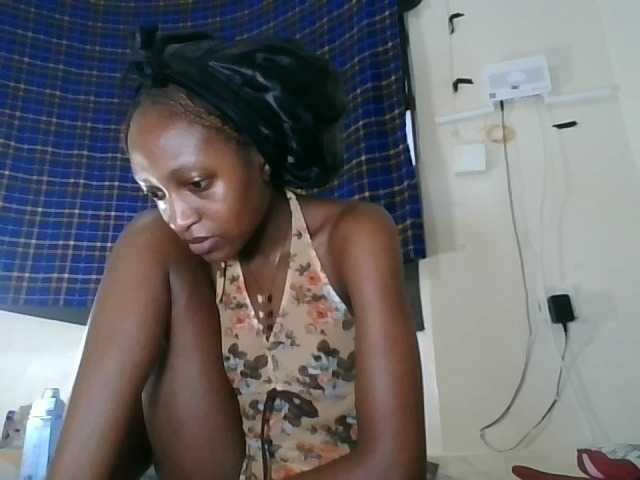 Vinsishly11 live cam on BongaCams