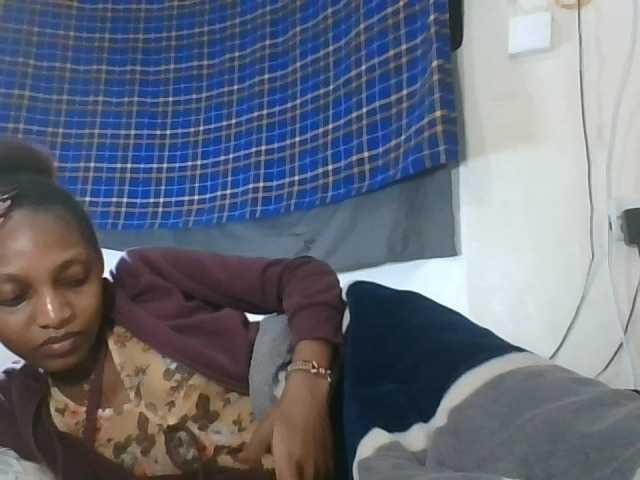 Vinsishly11 live cam on BongaCams