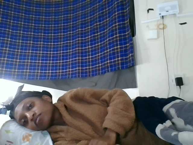 Vinsishly11 live cam on BongaCams