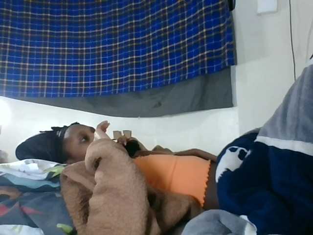 Vinsishly11 live cam on BongaCams