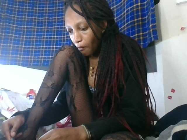 Vinsishly11 live cam on BongaCams