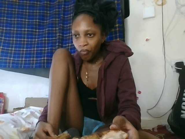 Vinsishly11 live cam on BongaCams