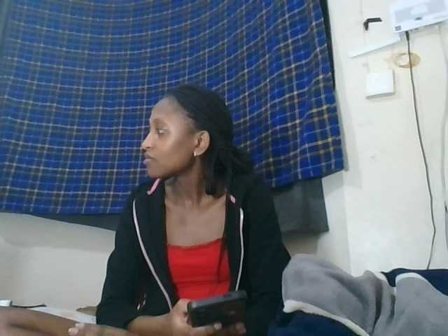 Vinsishly11 live cam on BongaCams