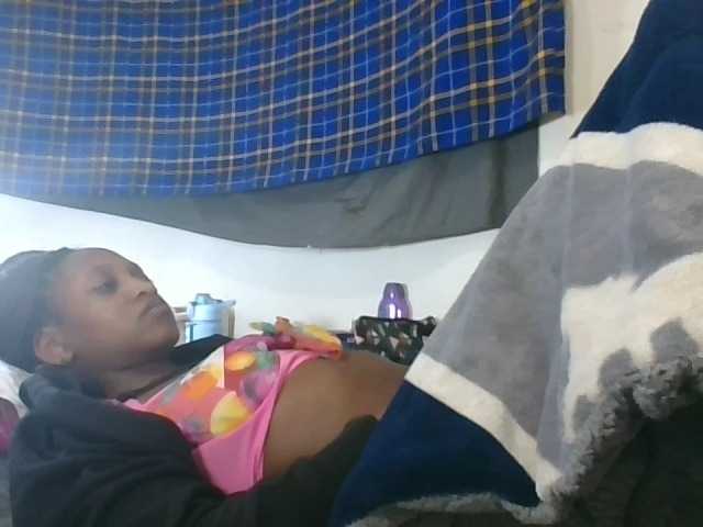 Vinsishly11 live cam on BongaCams