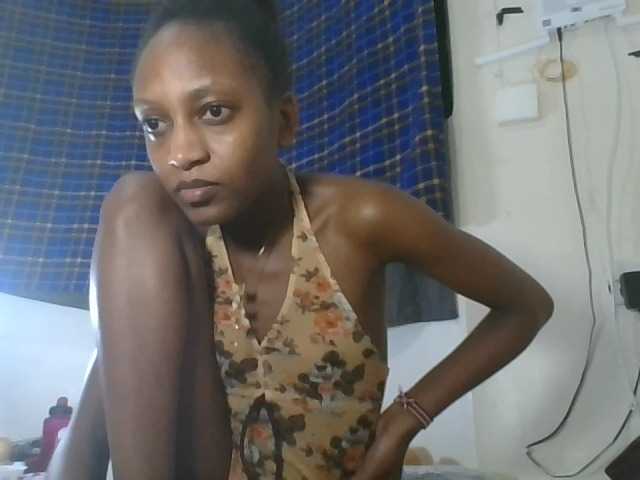 Vinsishly11 live cam on BongaCams