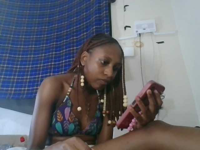 Vinsishly11 live cam on BongaCams