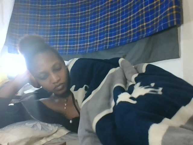 Vinsishly11 live cam on BongaCams