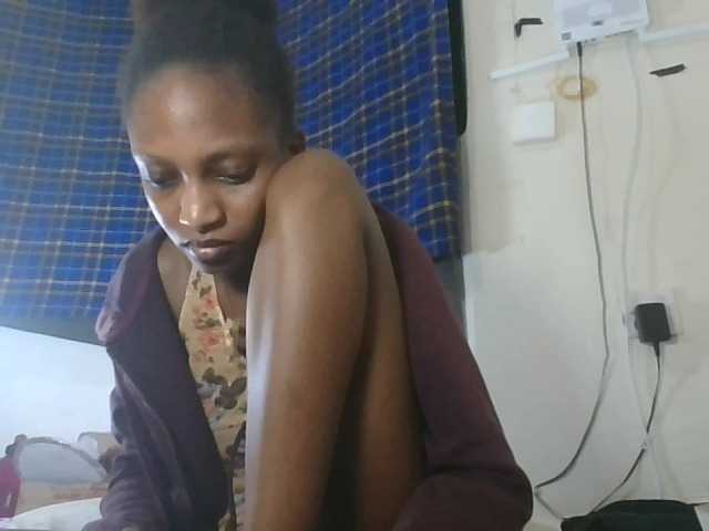 Vinsishly11 live cam on BongaCams