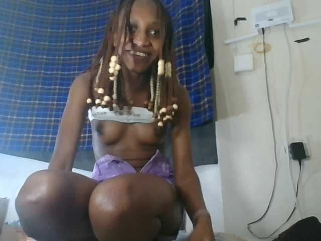Vinsishly11 live cam on BongaCams
