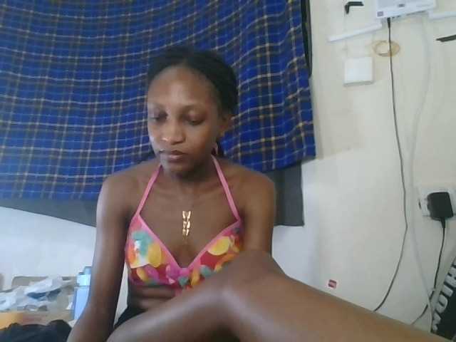 Vinsishly11 live cam on BongaCams