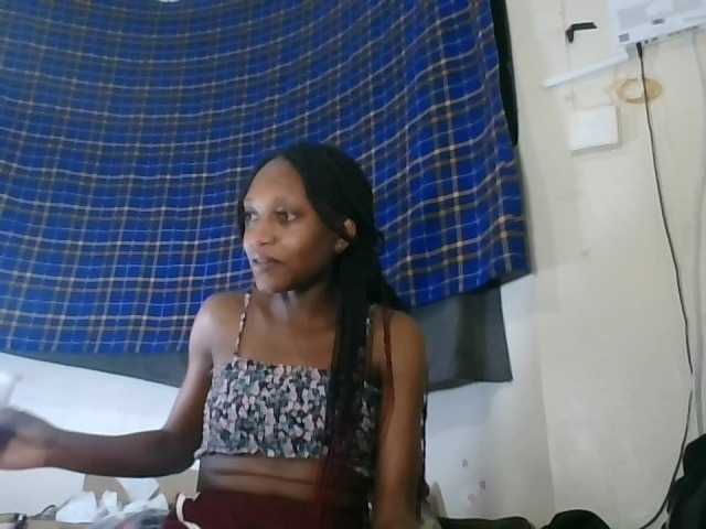 Vinsishly11 live cam on BongaCams