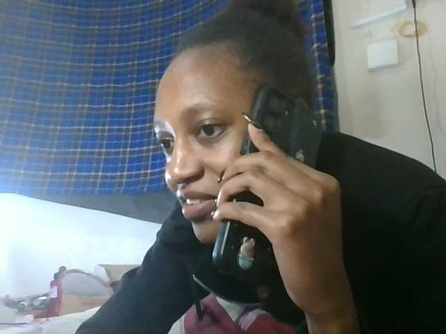 Vinsishly11 live cam on BongaCams