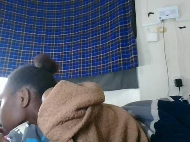 Vinsishly11 live cam on BongaCams
