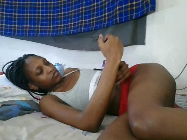 Vinsishly11 live cam on BongaCams