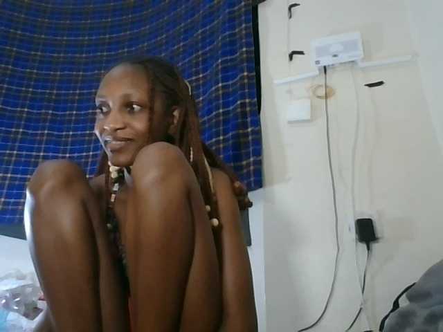 Vinsishly11 live cam on BongaCams