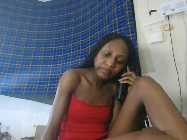 Vinsishly11 live cam on BongaCams