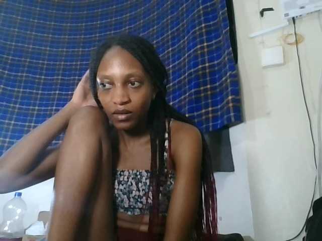 Vinsishly11 live cam on BongaCams