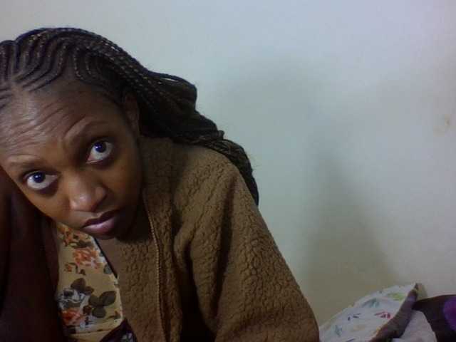 Vinsishly11 live cam on BongaCams