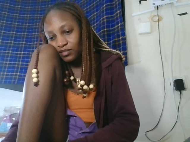 Vinsishly11 live cam on BongaCams