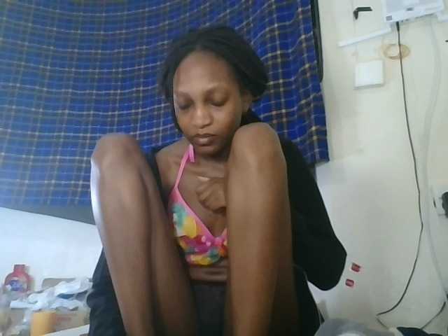 Vinsishly11 live cam on BongaCams