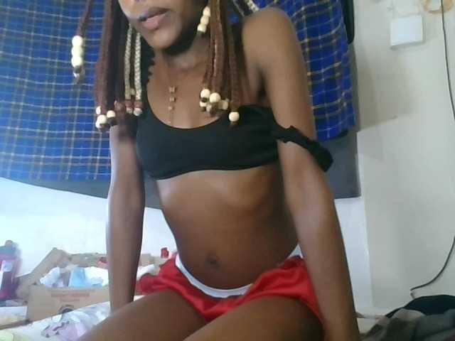 Vinsishly11 live cam on BongaCams