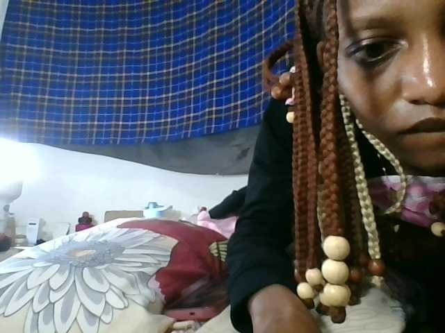 Vinsishly11 live cam on BongaCams