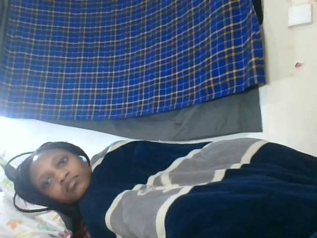 Vinsishly11 live cam on BongaCams