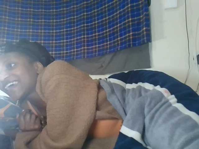 Vinsishly11 live cam on BongaCams