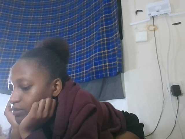 Vinsishly11 live cam on BongaCams