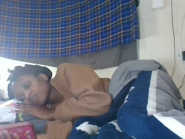 Vinsishly11 live cam on BongaCams