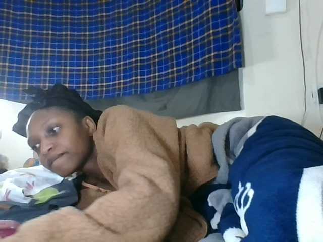 Vinsishly11 live cam on BongaCams