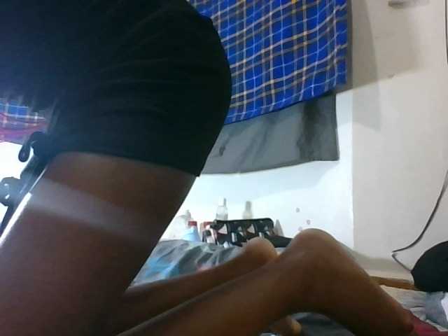 Vinsishly11 live cam on BongaCams