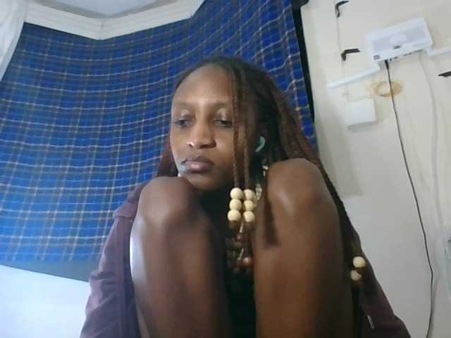 Vinsishly11 live cam on BongaCams