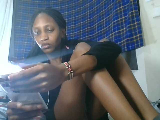 Vinsishly11 live cam on BongaCams
