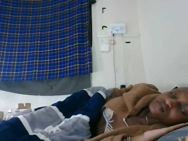 Vinsishly11 live cam on BongaCams
